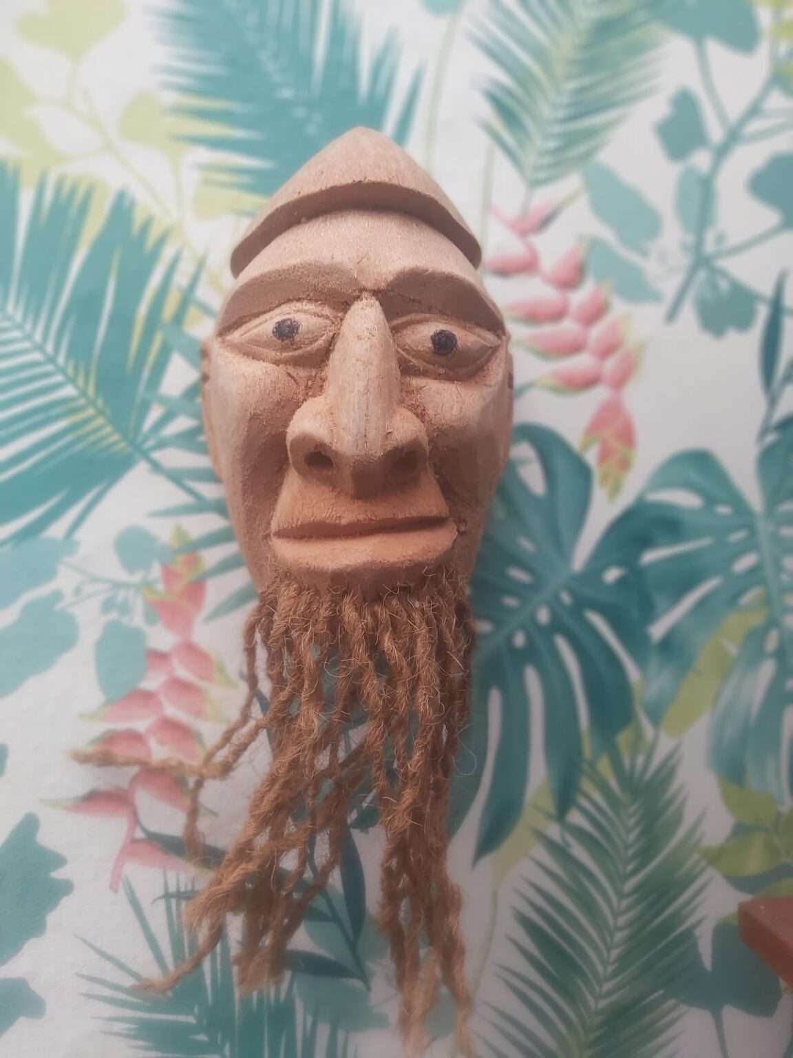 Sri Lankan Handmade Coconut Husk Mask - Online Marketplace